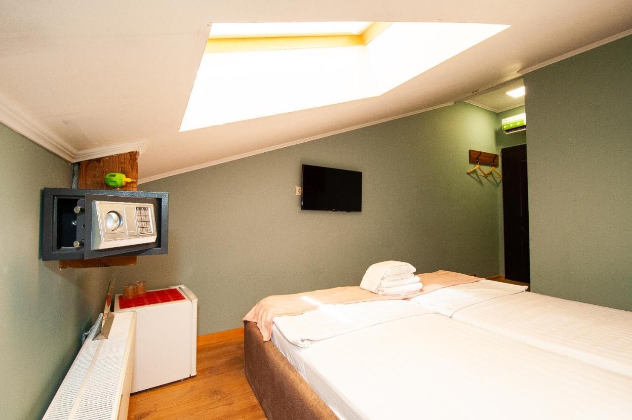 Art Suites Near Deribasovskaya Одеса Екстериор снимка